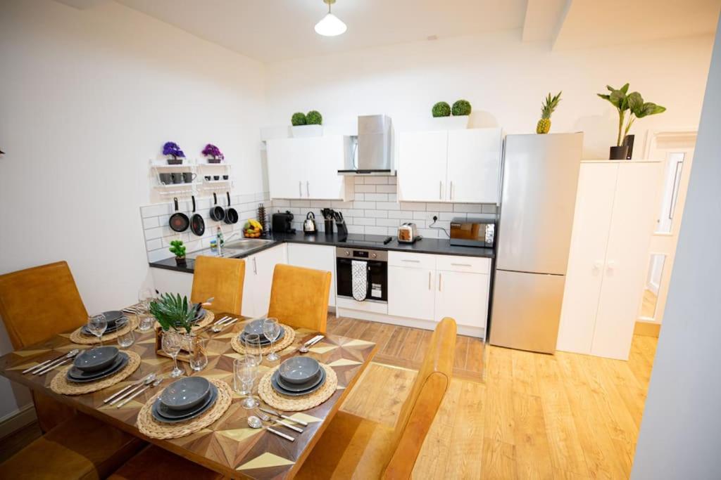 Perfect Location 4Bed 2 Bath Spacious Apartment London Exterior foto
